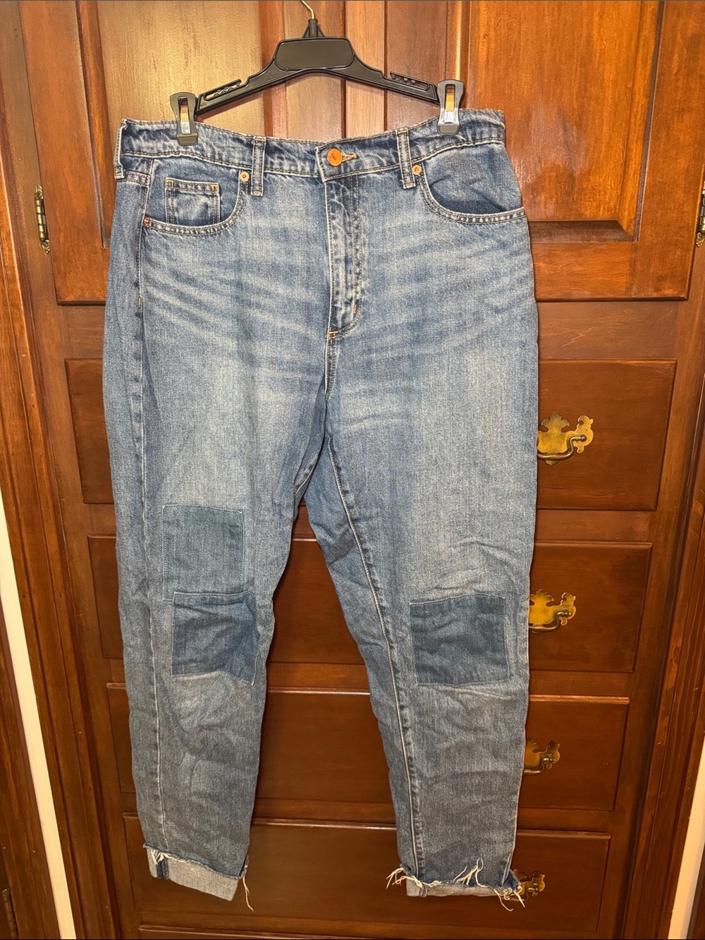 Universal Thread Women's Boyfriend Jeans in Light Blue with Patch Details